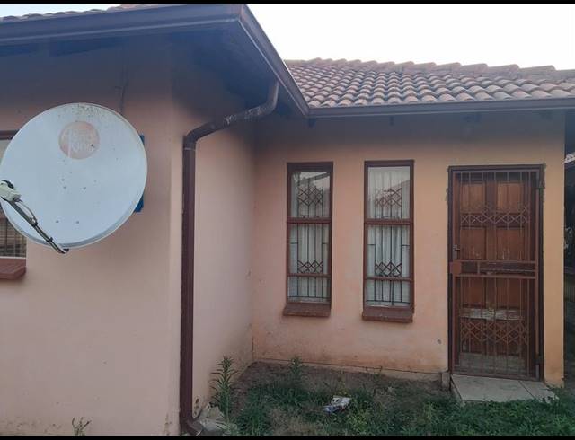 2 BEDROOM HOUSE FOR SALE IN BOOYSENS